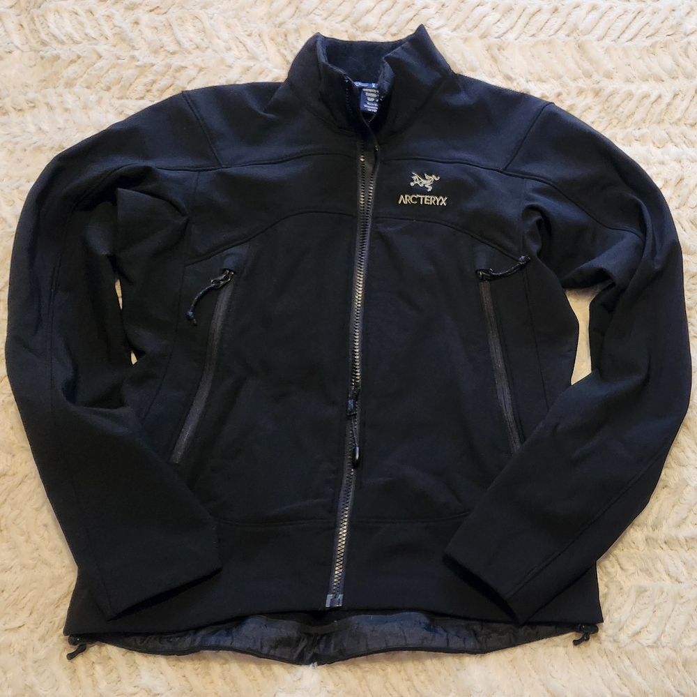 Arc'teryx Women Jacket. Size Small. Black. Great condition.